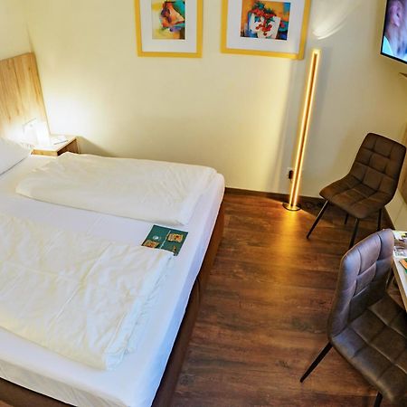 Akzent Hotel Restaurant Hirsch Хайденхайм ан дер Бренц Екстериор снимка