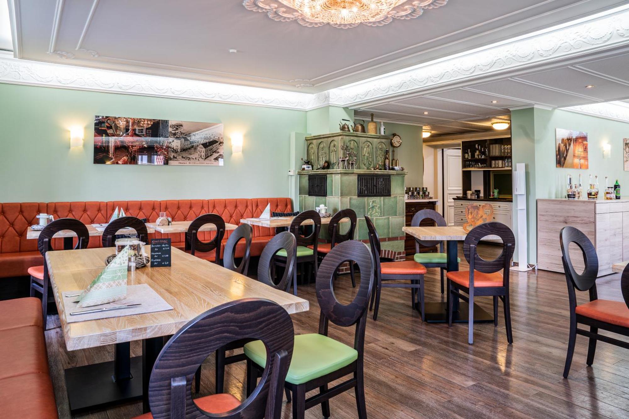 Akzent Hotel Restaurant Hirsch Хайденхайм ан дер Бренц Екстериор снимка
