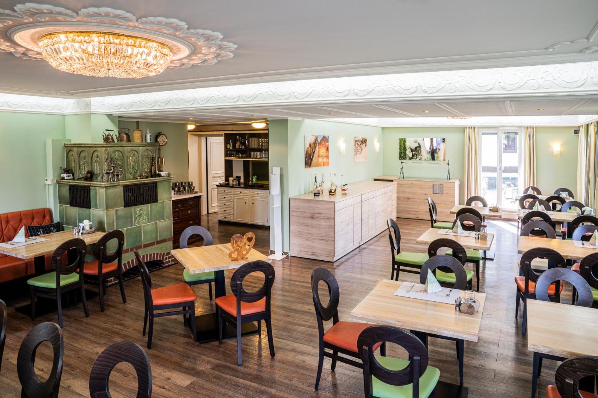 Akzent Hotel Restaurant Hirsch Хайденхайм ан дер Бренц Екстериор снимка