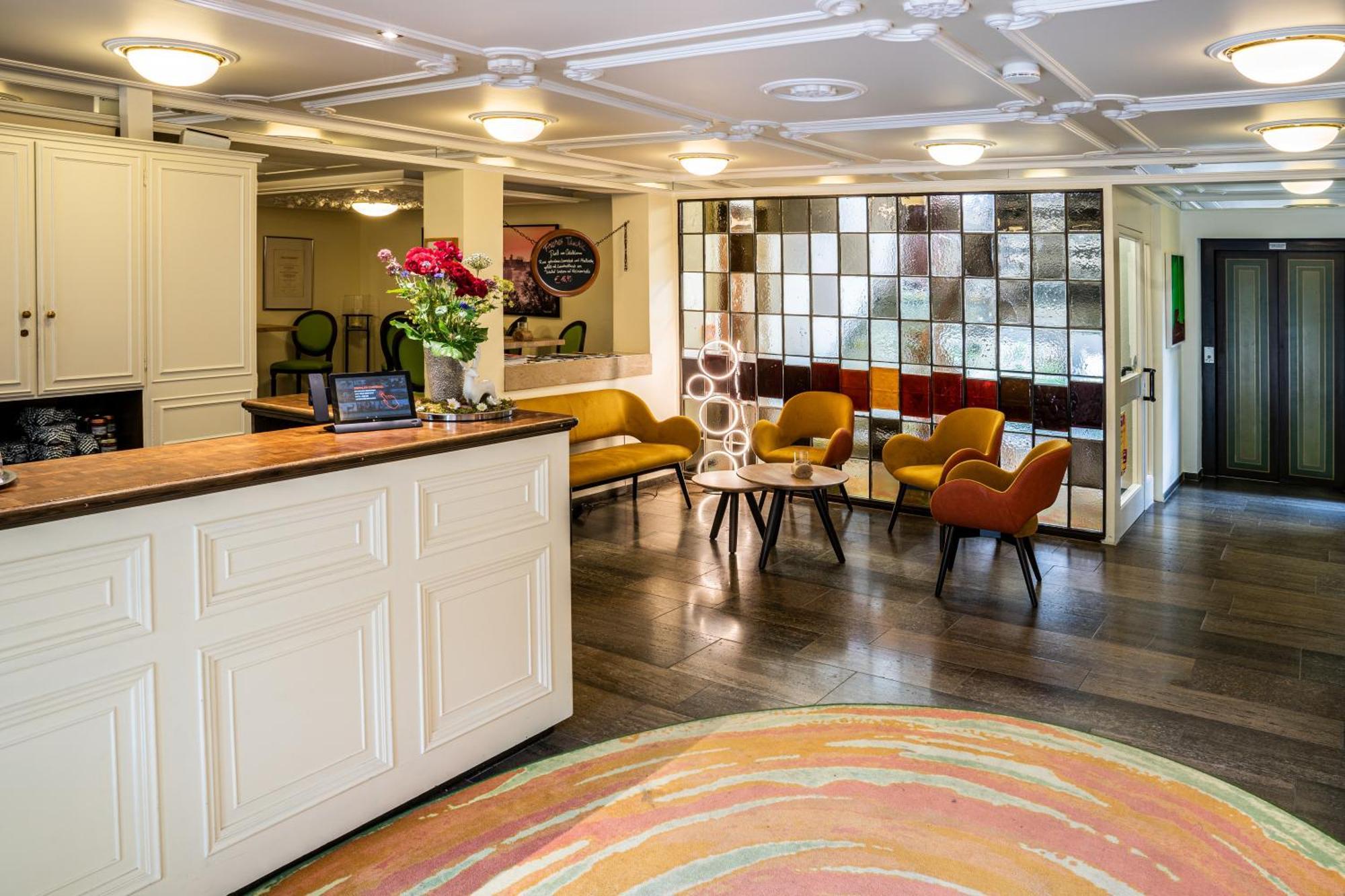 Akzent Hotel Restaurant Hirsch Хайденхайм ан дер Бренц Екстериор снимка